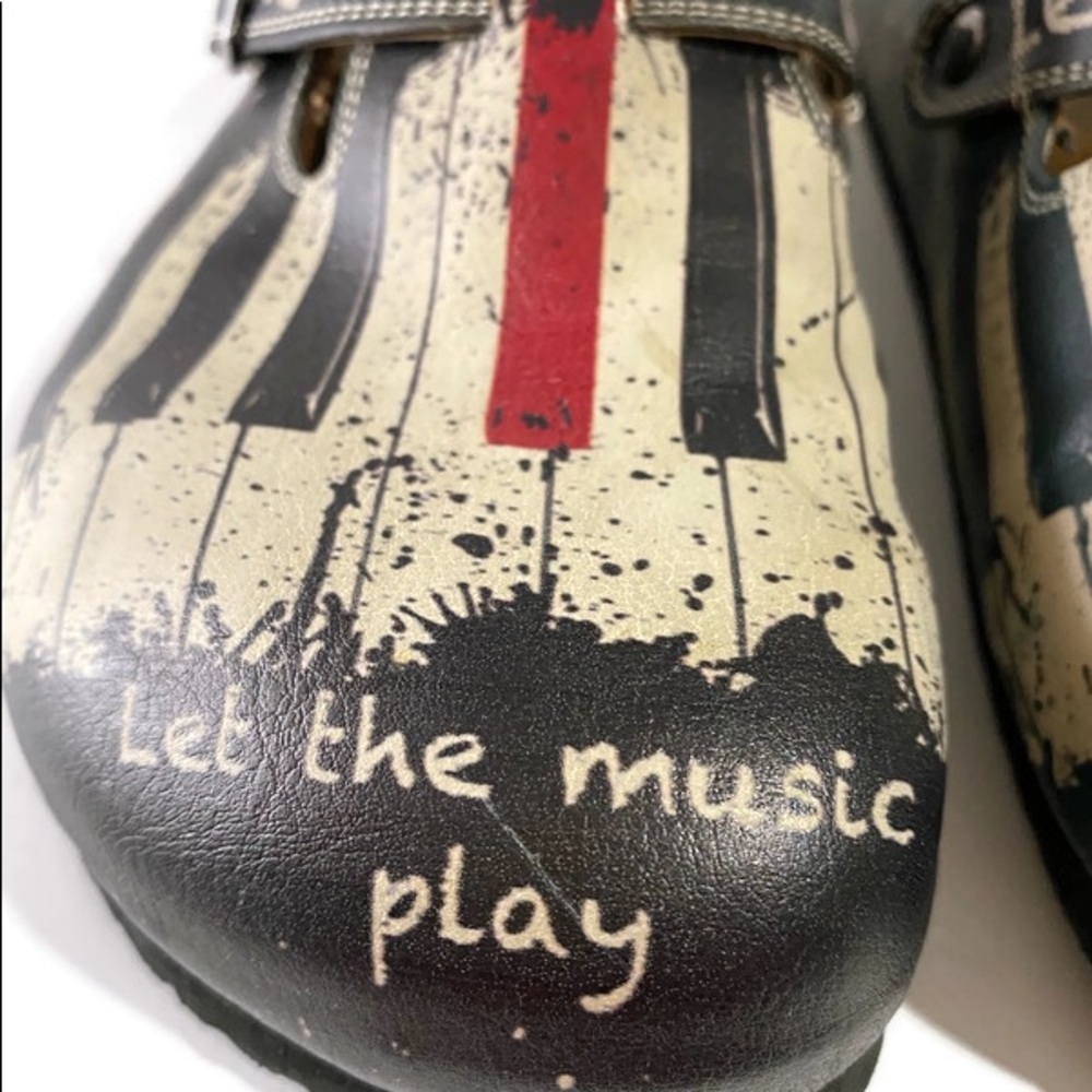 Nwot...Calceo Red/Blk/Wht Piano Pattern Clogs - image 5